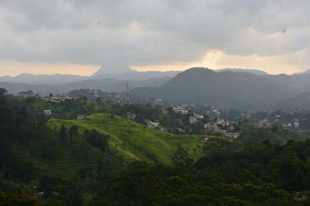 Kandy Unique Hotel Exterior photo